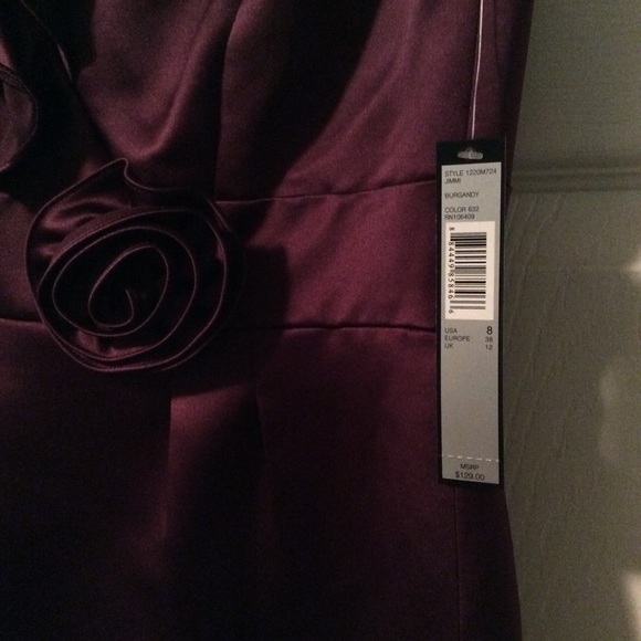 Burgundy dress - Picture 4 of 4